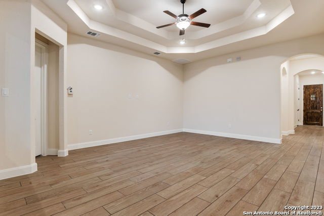 Image 7 of 22 For 514 Carriage House