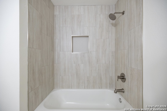 Image 10 of 18 For 6631 Meadow Dawn Dr