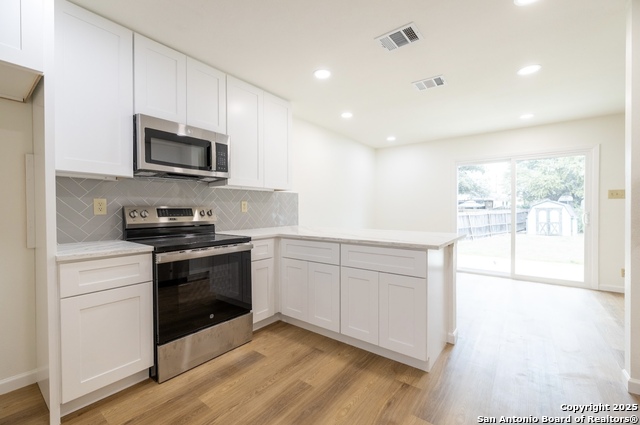 Image 4 of 18 For 6631 Meadow Dawn Dr