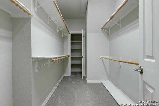 Listing photo id 23 for 27 Sherborne Wood
