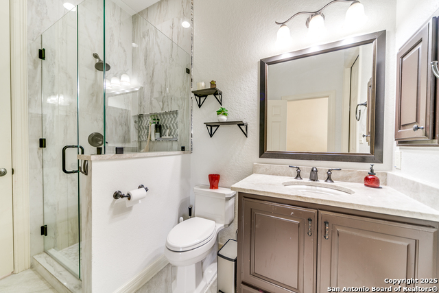 Listing photo id 16 for 714 Ruidosa Downs