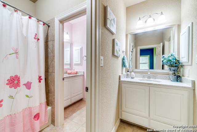 Listing photo id 22 for 714 Ruidosa Downs