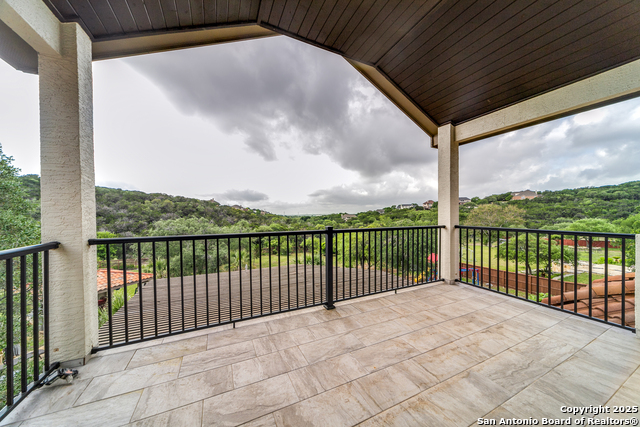 Listing photo id 27 for 714 Ruidosa Downs