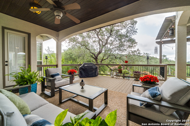 Listing photo id 28 for 714 Ruidosa Downs
