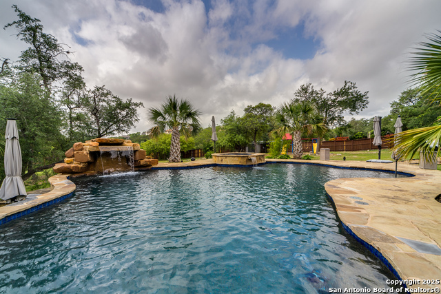 Listing photo id 34 for 714 Ruidosa Downs