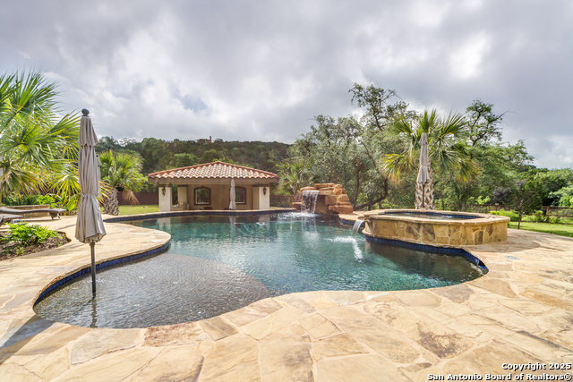 Listing photo id 36 for 714 Ruidosa Downs