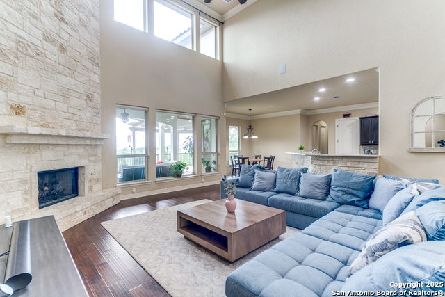 Listing photo id 6 for 714 Ruidosa Downs