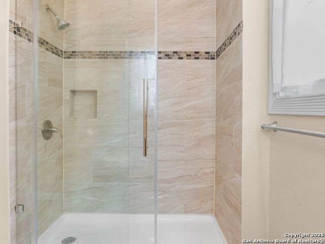 Listing photo id 17 for 928 Huisache W