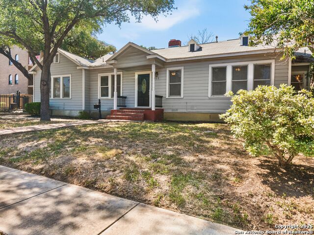 Listing photo id 0 for 928 Huisache W