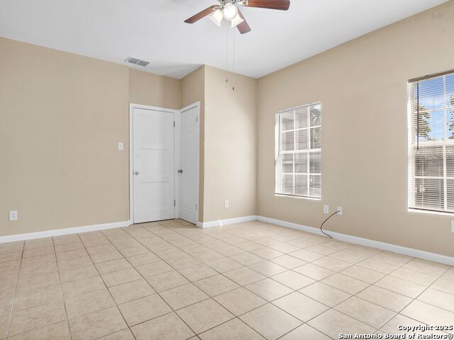 Listing photo id 20 for 928 Huisache W