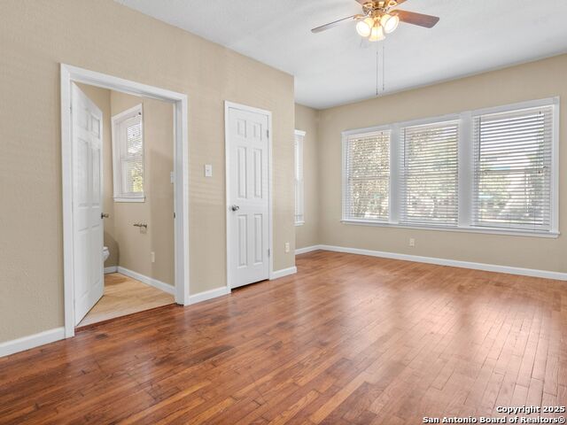 Listing photo id 21 for 928 Huisache W