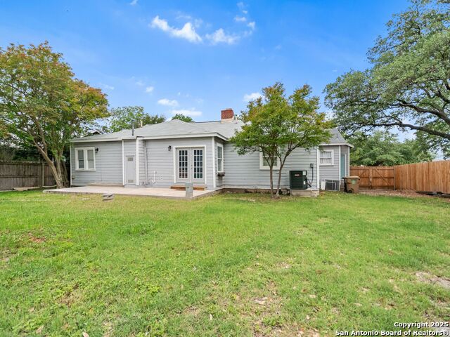 Listing photo id 30 for 928 Huisache W