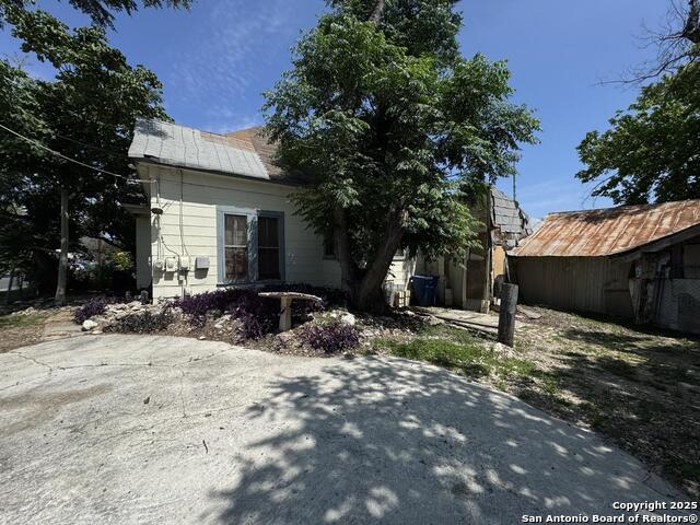 Listing photo id 1 for 104 Harlan E