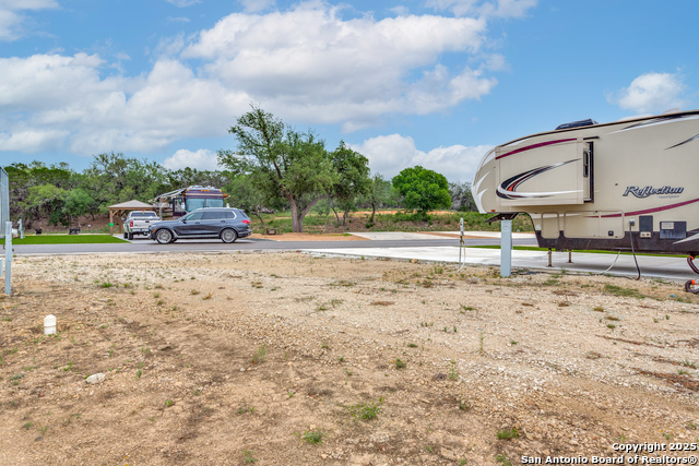 Listing photo id 6 for 4300 State Highway 16 #83
