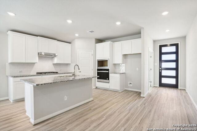 Listing photo id 13 for 16930 Blaise Terrace