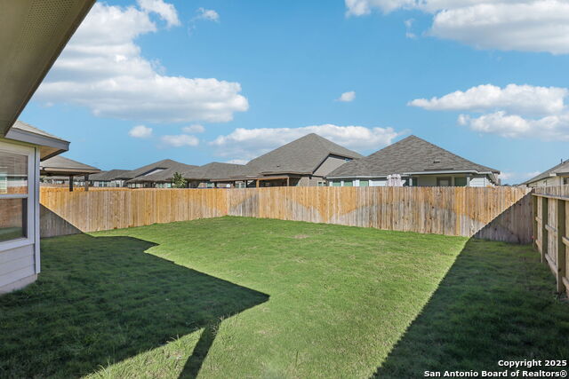 Listing photo id 40 for 16930 Blaise Terrace