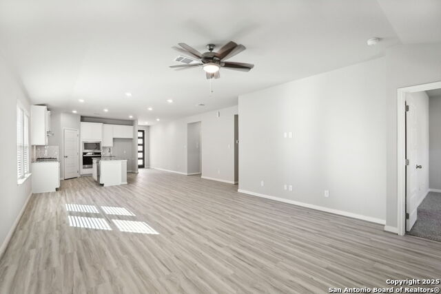 Listing photo id 5 for 16930 Blaise Terrace