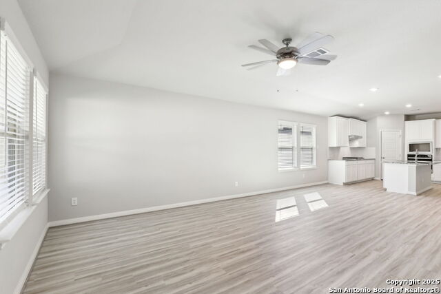 Listing photo id 6 for 16930 Blaise Terrace