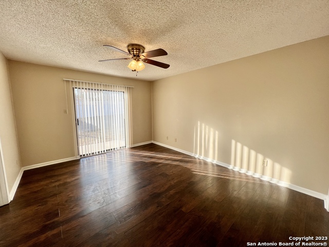 Image 10 of 16 For 4545 Hoeneke St  103