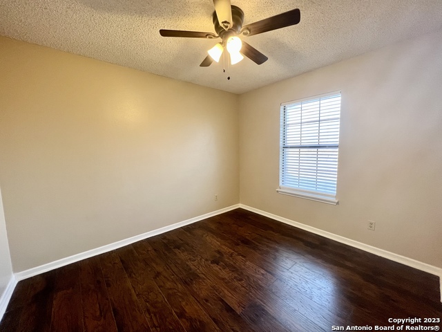 Image 8 of 16 For 4545 Hoeneke St  103