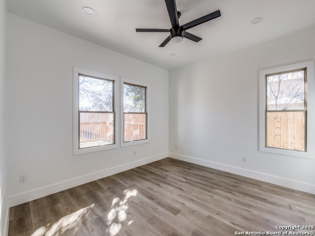 Image 13 of 28 For 938 Dawson St