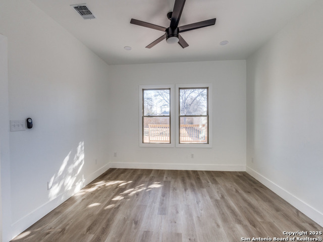 Image 17 of 28 For 938 Dawson St