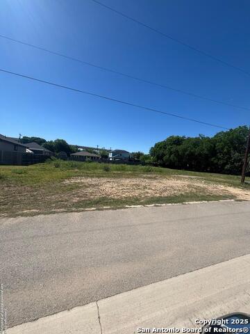 Image 2 of 5 For 3 Utopia