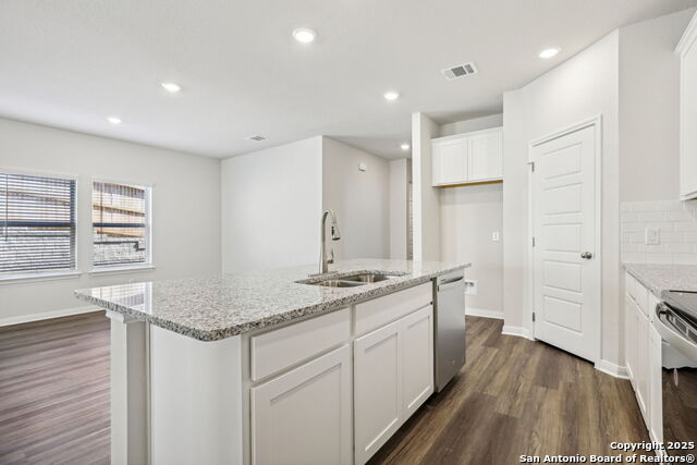 Image 17 of 50 For 251 Cherry Creek