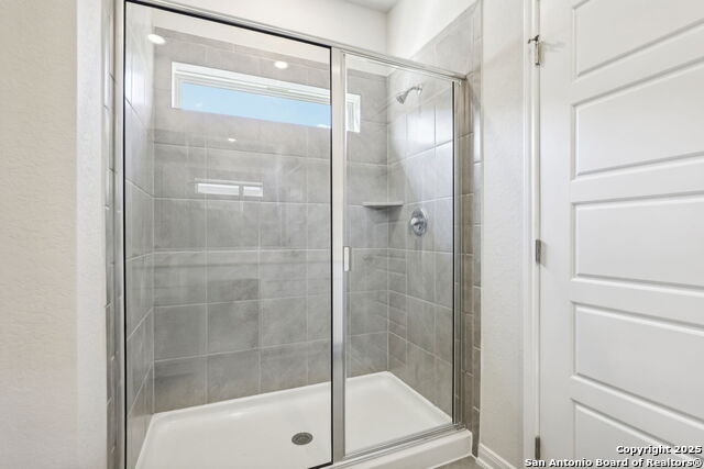 Image 33 of 50 For 251 Cherry Creek