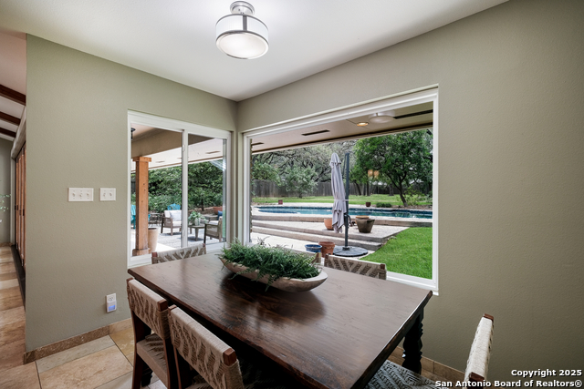 Listing photo id 8 for 11105 Vance Jackson