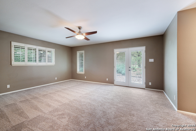 Listing photo id 12 for 11105 Vance Jackson