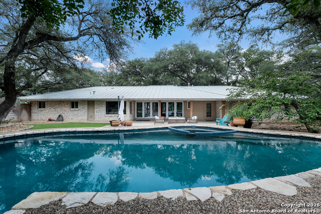 Listing photo id 21 for 11105 Vance Jackson