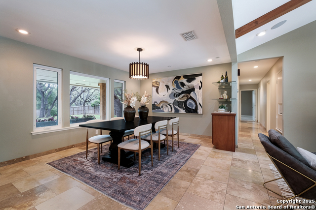 Listing photo id 3 for 11105 Vance Jackson