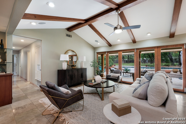 Listing photo id 5 for 11105 Vance Jackson