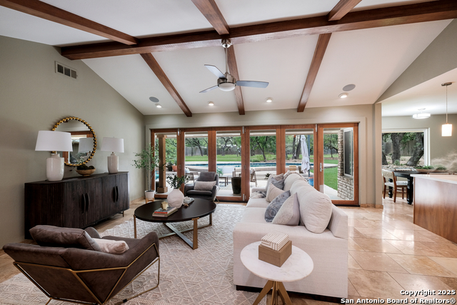 Listing photo id 7 for 11105 Vance Jackson
