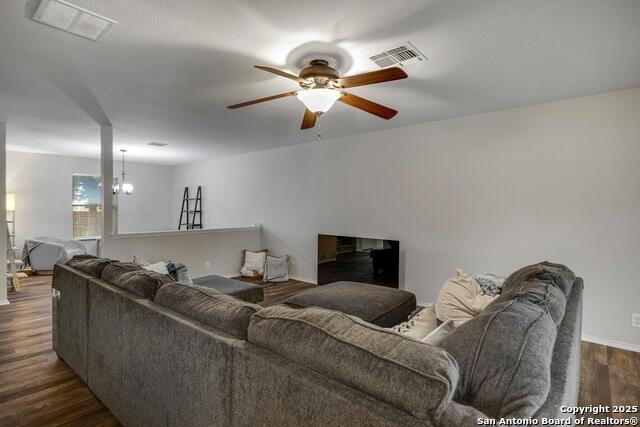 Image 4 of 27 For 8422 Parkdale