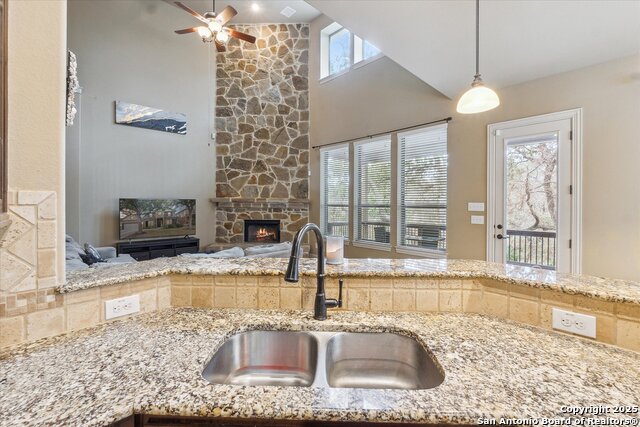 Image 13 of 59 For 524 Grove Bend