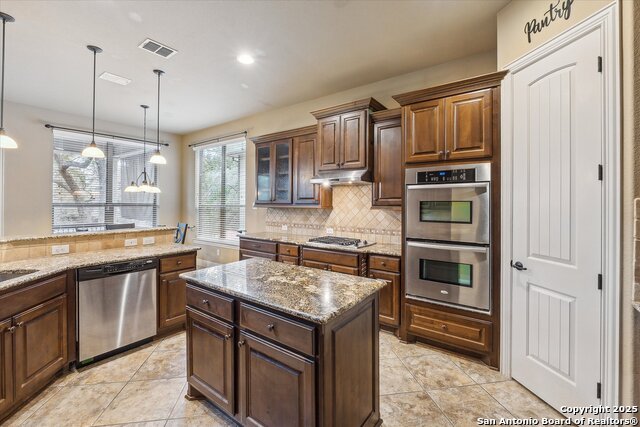 Image 14 of 59 For 524 Grove Bend