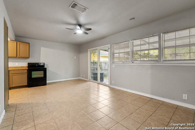 Listing photo id 8 for 1039 Alexander Hamilton