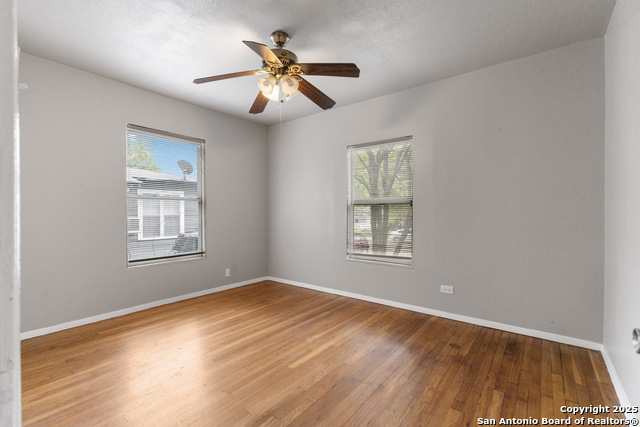 Listing photo id 16 for 1039 Alexander Hamilton
