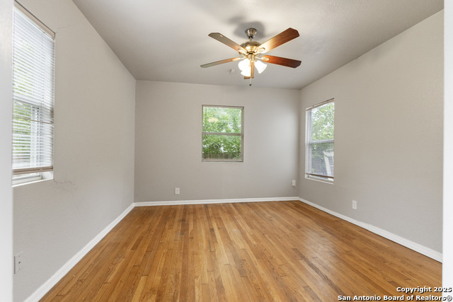 Listing photo id 18 for 1039 Alexander Hamilton
