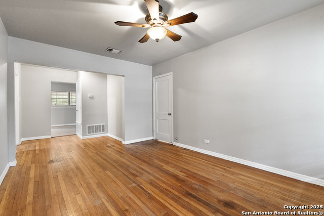 Listing photo id 5 for 1039 Alexander Hamilton