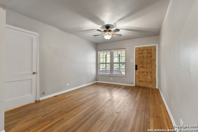 Listing photo id 6 for 1039 Alexander Hamilton
