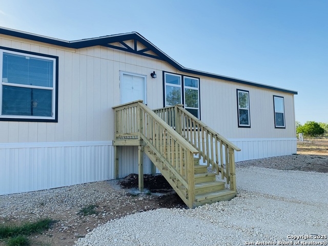 Details for 1394 Private Road 2630, Moore, TX 78057