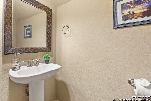 Image 32 of 42 For 627 Reenie Way