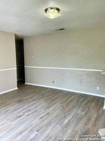 Image 5 of 12 For 9602 Vale Dr