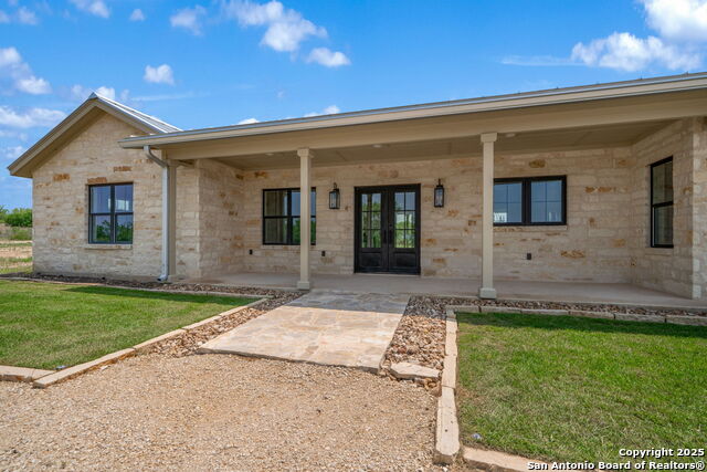 Details for 1216 County Road 424, Hondo, TX 78861