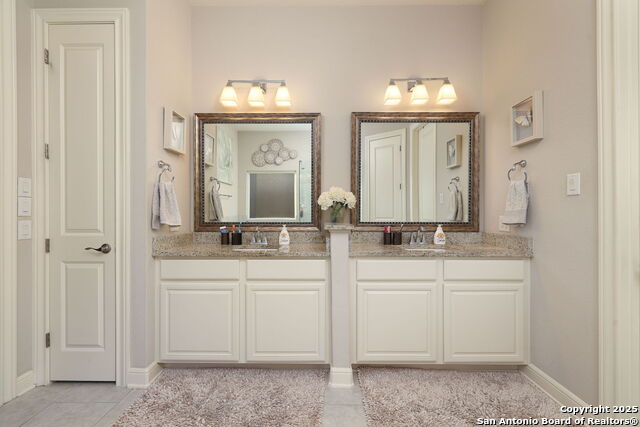 Listing photo id 13 for 242 Sittre Drive