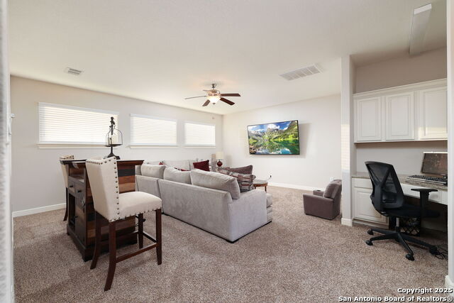 Listing photo id 15 for 242 Sittre Drive