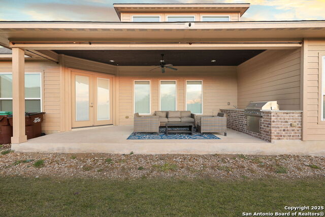 Listing photo id 17 for 242 Sittre Drive